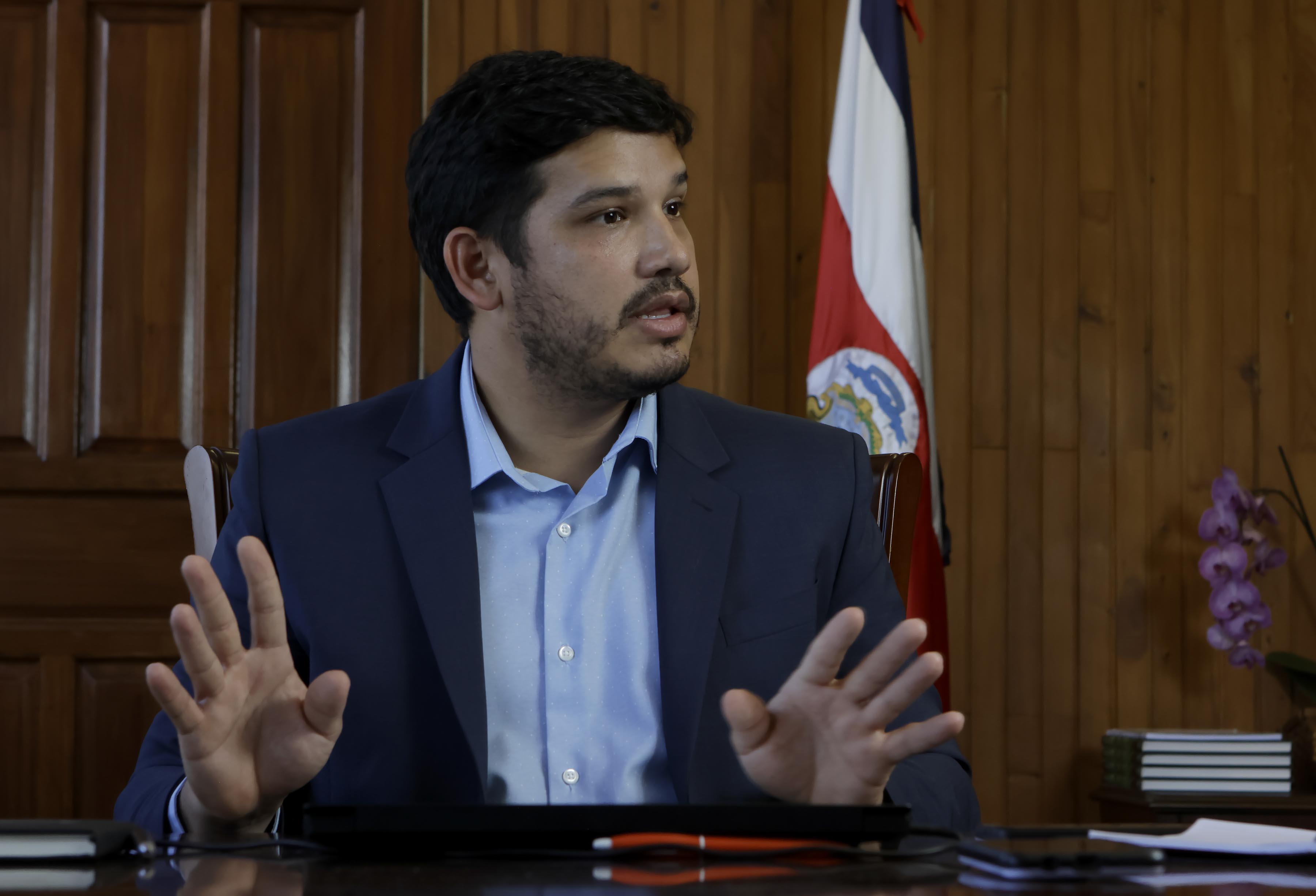 04/05/2023. Ministerio de Agricultura y Ganadería, Sabana Sur. Hora: 11:30 a.m. Entrevista con el jerarca del Ministerio de Agricultura y Ganadería, Víctor Carvajal, realizada en la sede de esta entidad en Sabana Sur. Fotos: Mayela López