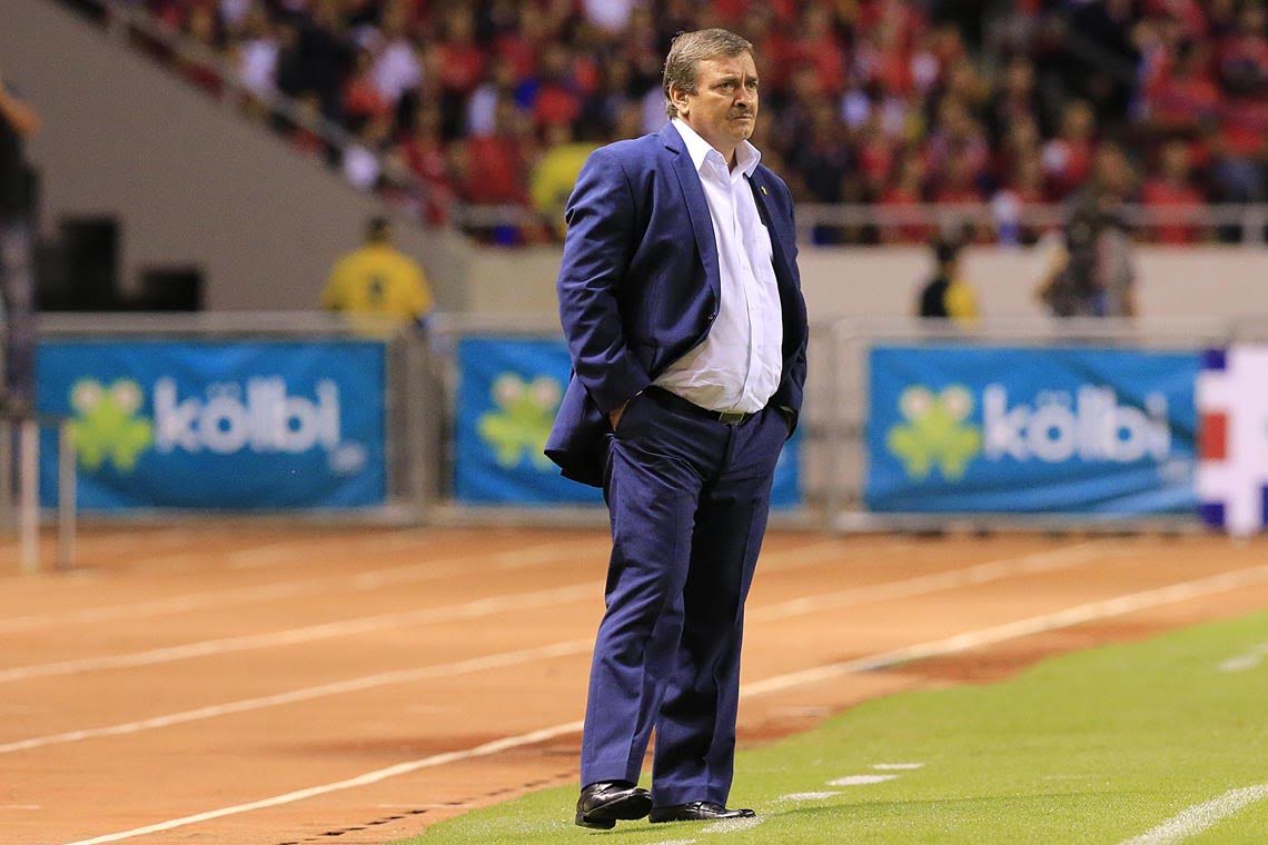 Óscar Ramírez esta noche en el juego ante Estados Unidos