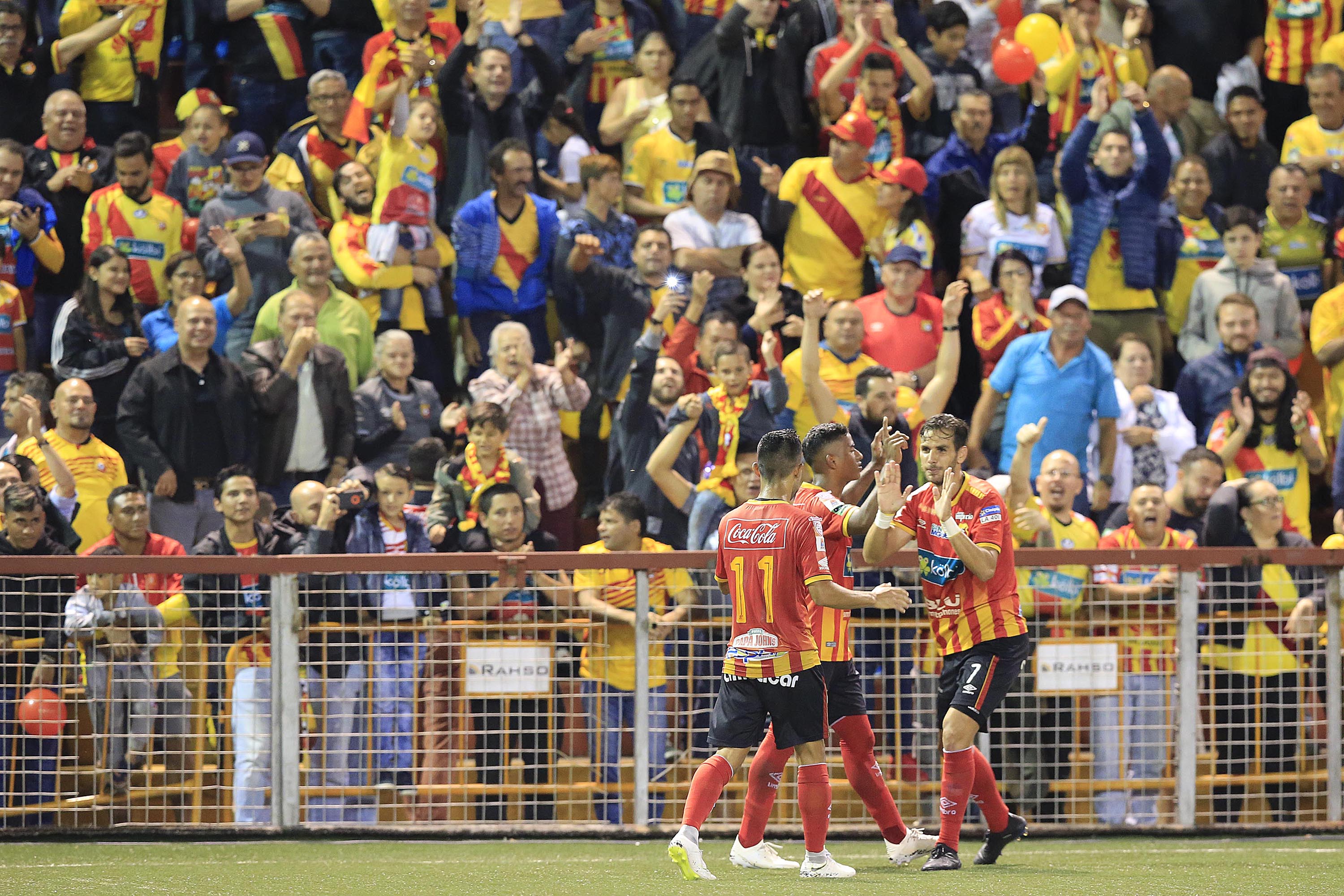 Los florenses ganaron el juego de ida de la final de la Liga Concacaf e irán a Honduras con ventaja de 2-0. Foto: Rafael Pacheco