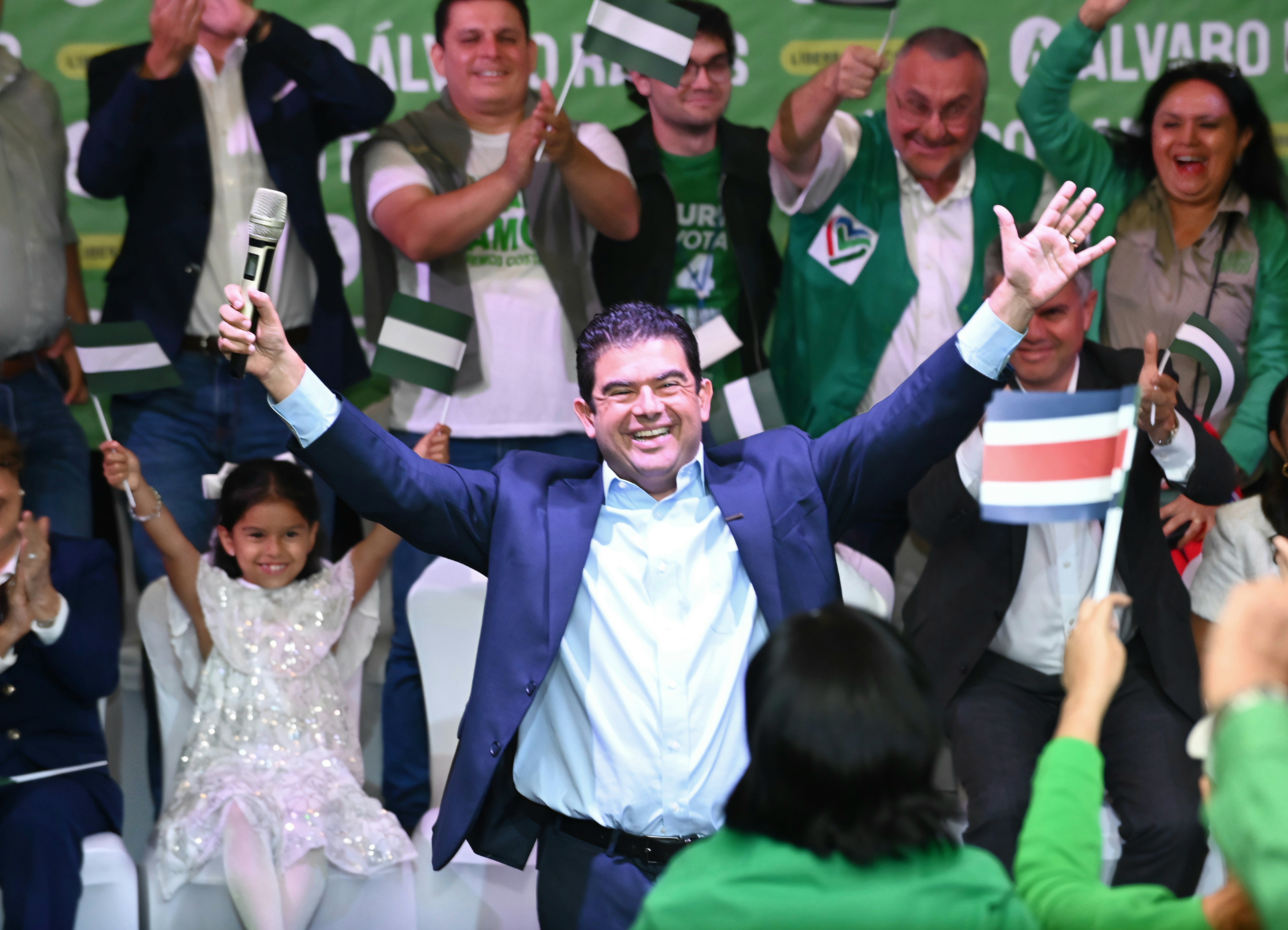 Álvaro Ramos: El niño que Pilar Cisneros elogió en 2001 se hizo ministro de la eucaristía tras vivir un milagro