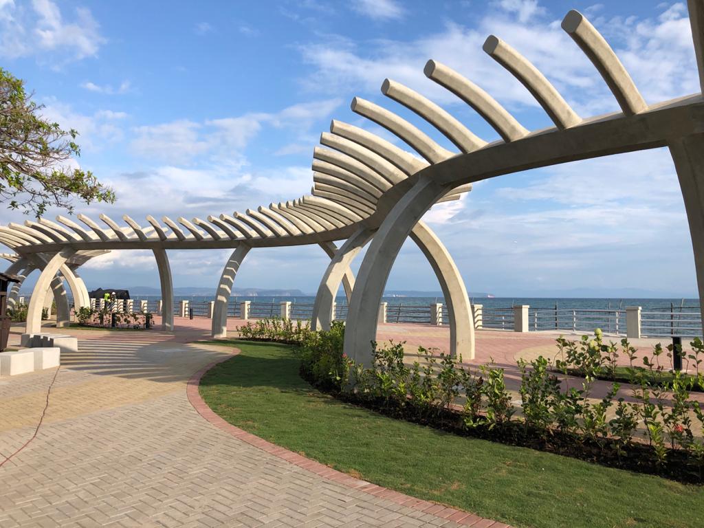 Obra nació como un espacio paisajístico al lado del muelle de cruceros, para el disfrute de los turistas nacionales y extranjeros.