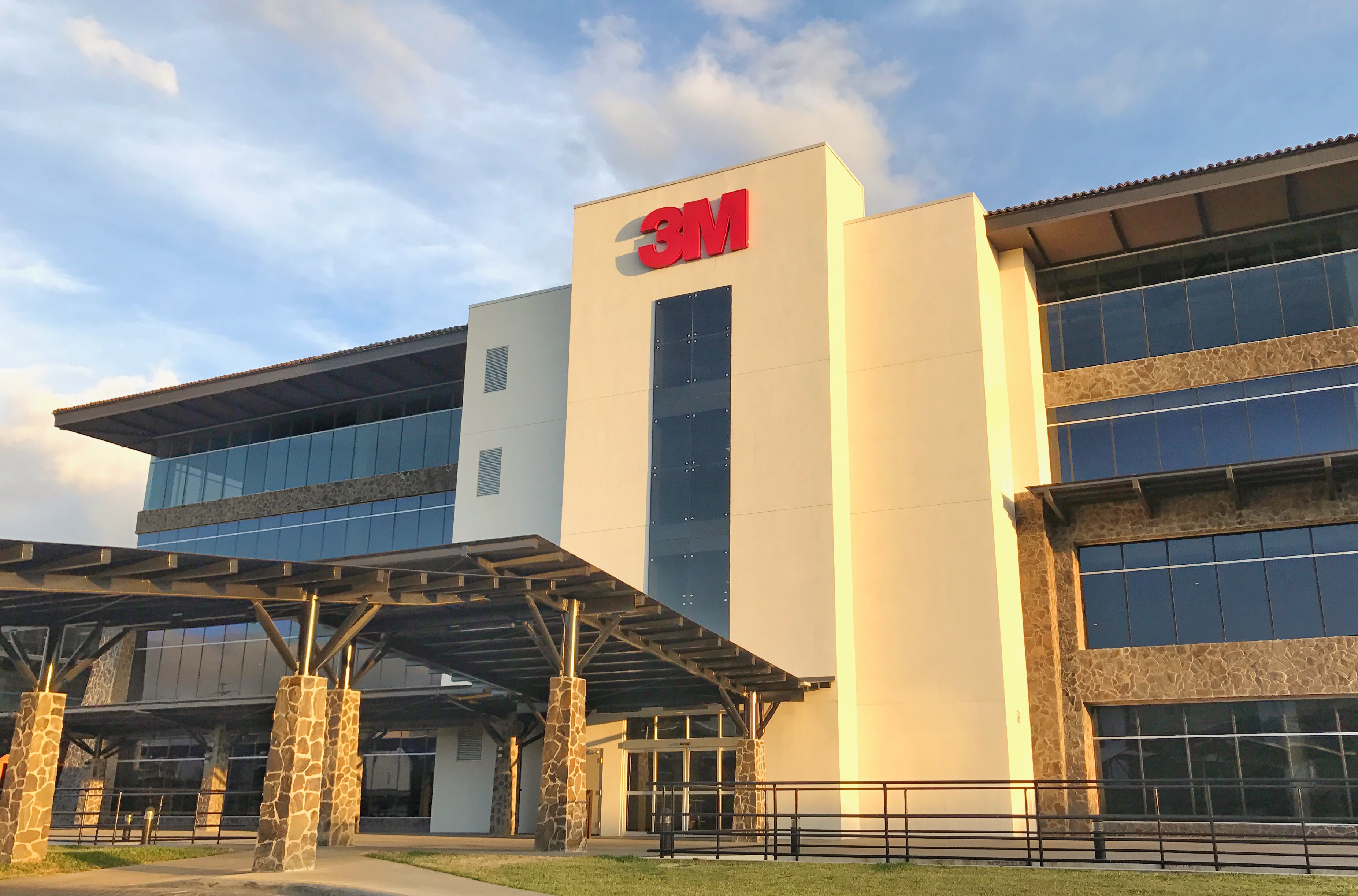 3M organiza un Open House para acopiar ofertas de empleo y llenar 100 puestos en diferentes áreas. Foto: 3M