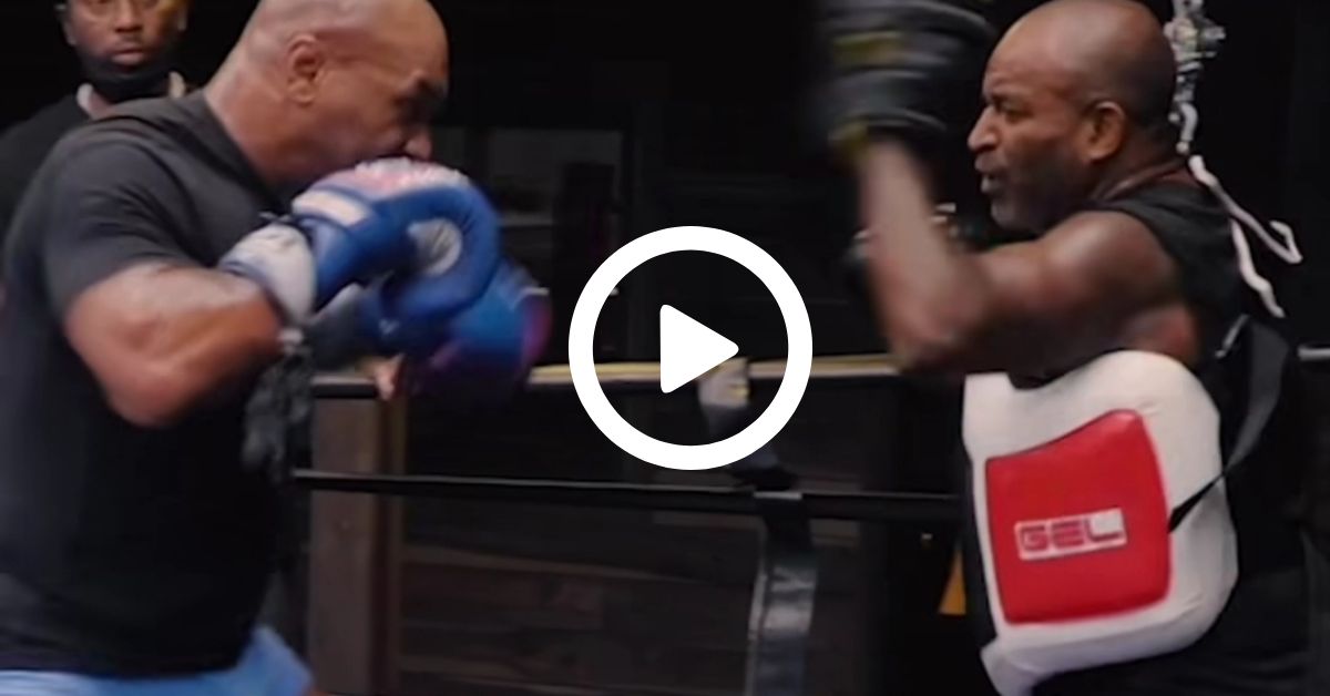 Mike Tyson sigue entrenando a un alto nivel.