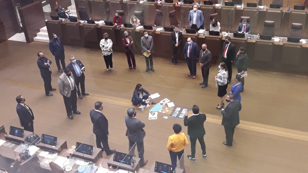 14/04/2021. El Directorio y los jefes de fracción debieron reunirse para acordar la extensión de sesiones extraordinarias del plenario para los próximos días. Foto: Josué Bravo.