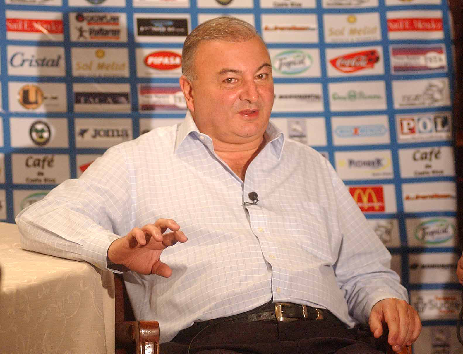 Fedefútbol tiene un ángel de la guarda que se gana a la gente con su  humildad | La Teja