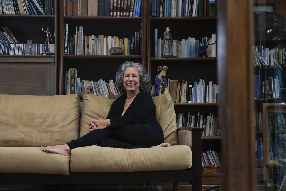 Arabella Salaverry se describe como poetisa, actriz y narradora. Mayela López.