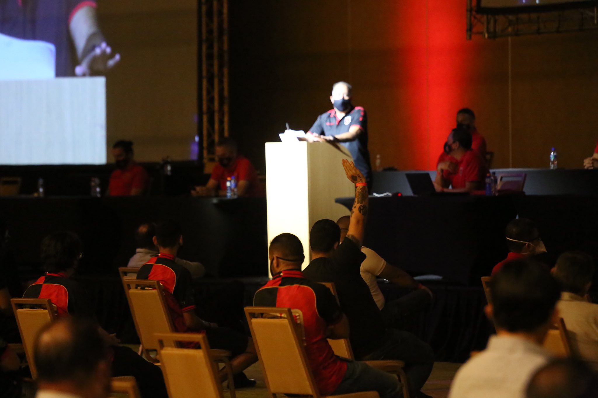 Los socios que acudieron este sábado a la Asamblea de Alajuelense dieron un respaldo masivo al proyecto del nuevo estadio. Fotografía: Prensa Alajuelense
