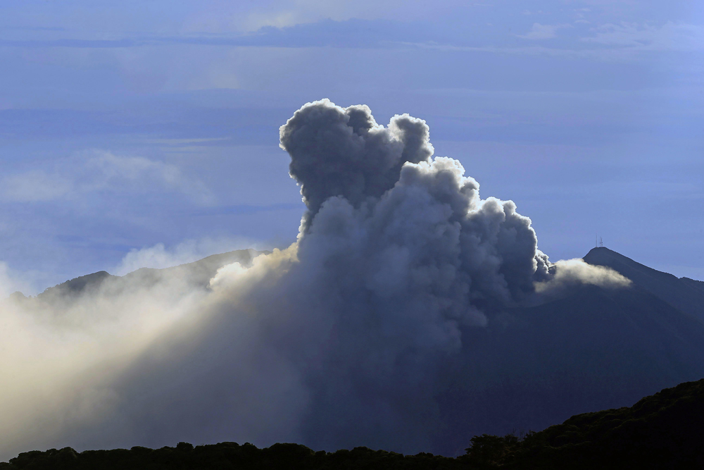 El volcán Turrialba inició su actividad en el 2010, pero fue a partir de octubre de 2014 que expelió una gran cantidad de ceniza que se diseminó hasta el Valle Central. | RAFAEL PACHECO