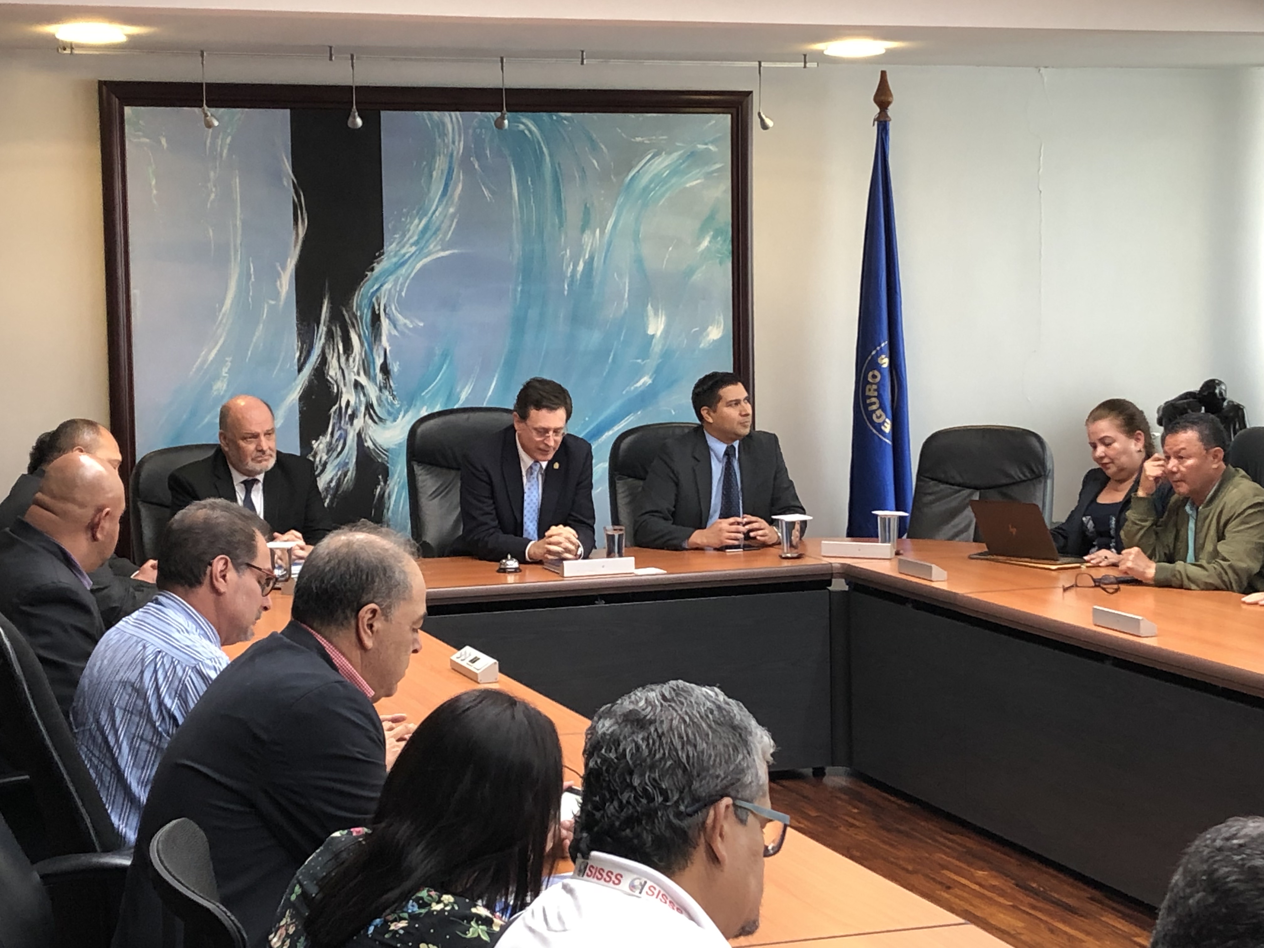 Autoridades del Gobierno y CCSS reunidas con sindicatos. Foto: CCSS