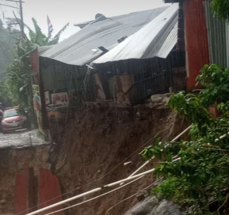 Así quedó la tamalera de Laura Corrales, tras la inundación de este viernes. Foto Laura Corrales.