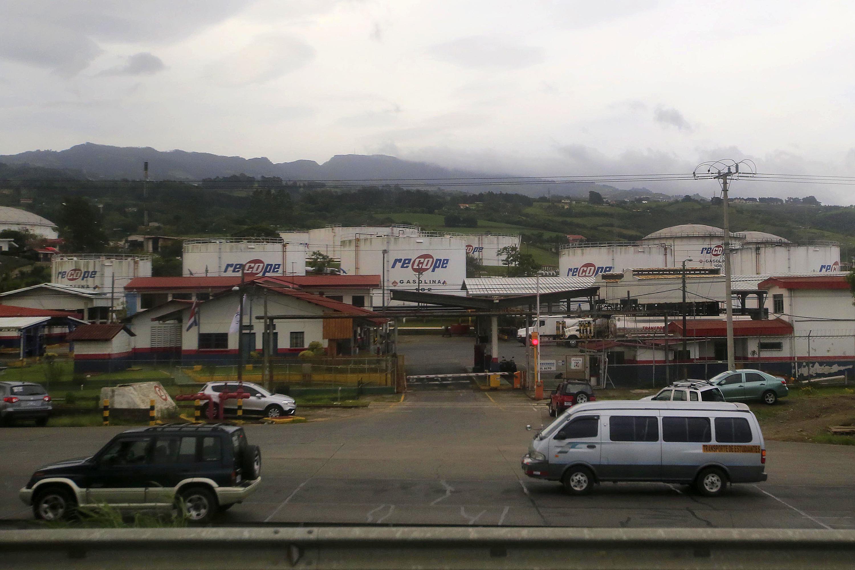 29/06/2018 Ochomogo. Fachada del plantel de la Refinadora Costarricense de Petroleo, Recope. Foto: Rafael Pacheco