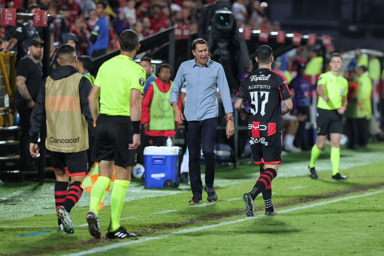 30/10/2024/ Juego entre Liga Deportiva Alajuelense vs Antigua durante la Central American Cup en el estadio Alejandro Morera Soto.