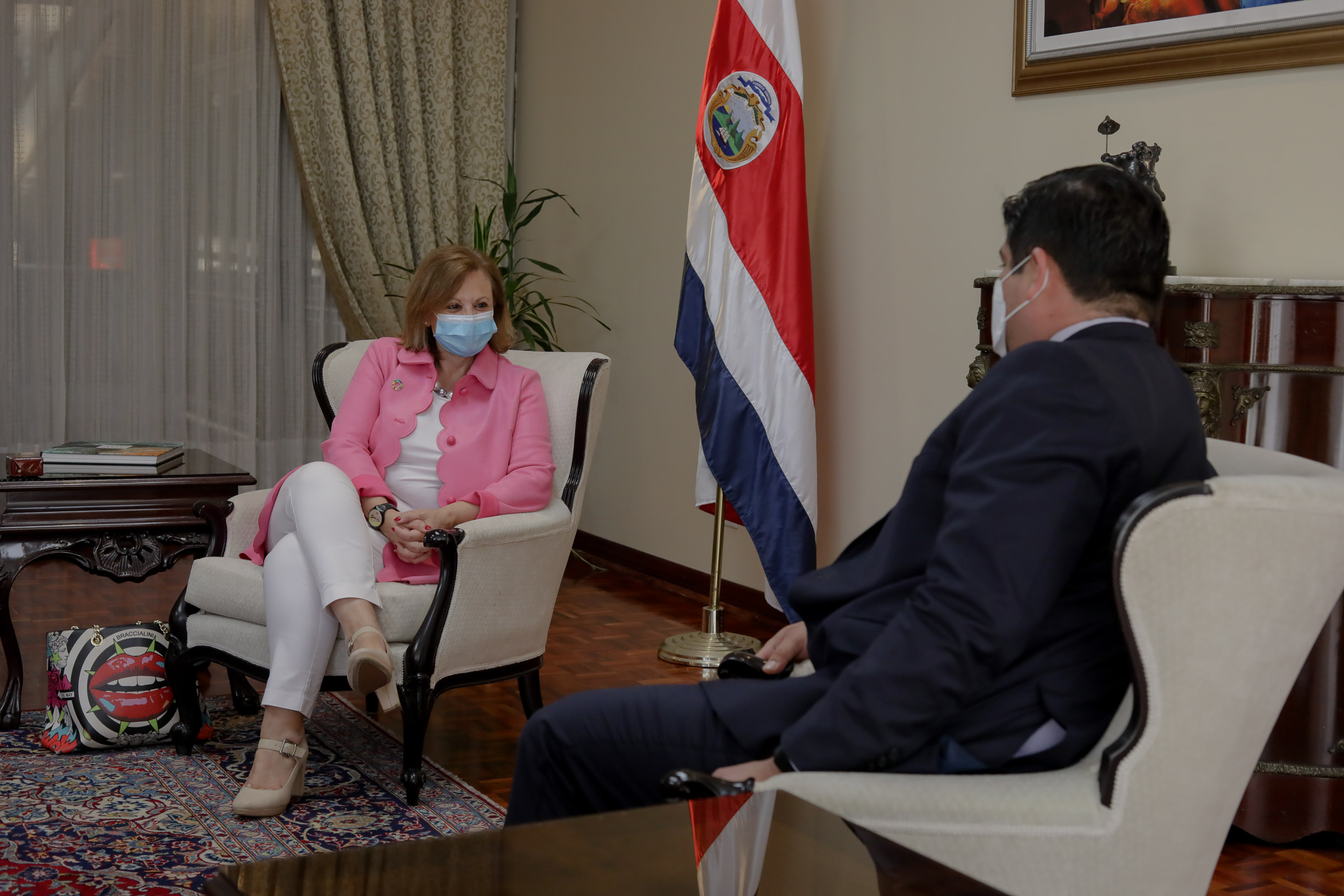 26/03/2021. La secretaria de Estado de Asuntos Exteriores para Iberoamérica y el Caribe de España, Cristina Gallach, se reunió este viernes con el presidente Carlos Alvarado en Casa Presidencial, en Zapote. Foto: Roberto Carlos Sánchez / Presidencia para La Nación