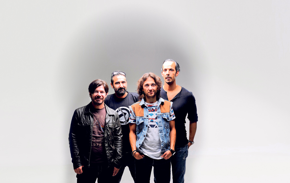 Federico Miranda, Abel Guier, Luis Montalbert y Massimo Hernández son Gandhi. Foto: Melissa Fernández.