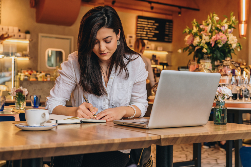 Aproveche las capacitaciones o eventos para crecer como emprendedor. (Foto: Shutterstock).