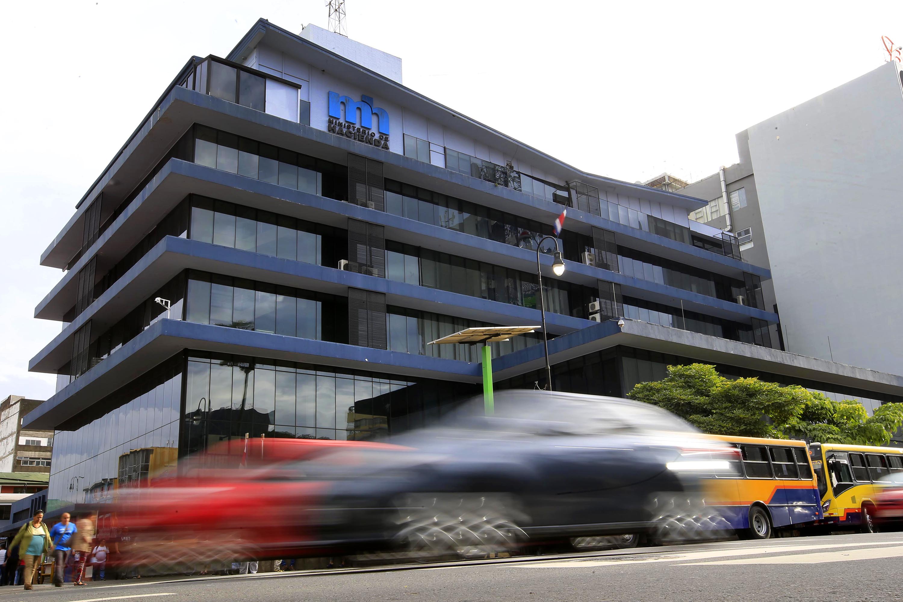 Fitch alertó sobre el crecimiento del pago de intereses de la deuda colocada por Ministerio de Hacienda. Foto: Rafael Pacheco