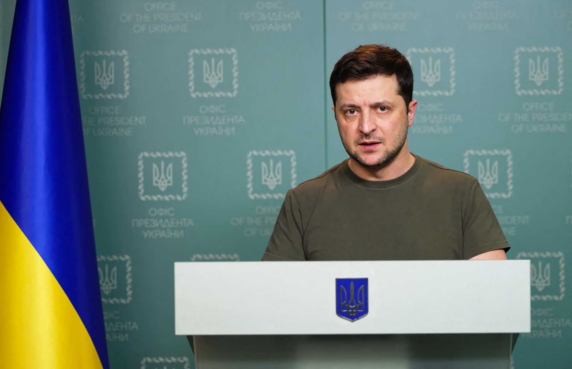 This handout video grab taken and released by the Ukraine Presidency press service on March 1, 2022 shows Ukrainian President Volodymyr Zelensky delivering an address in Kyiv. - Ukrainian President Volodymyr Zelensky on March 1 described Russian shelling of his country's second city as a war crime and said defending the capital from Moscow's army was a top priority. (Photo by UKRAINE PRESIDENCY / AFP) / RESTRICTED TO EDITORIAL USE - MANDATORY CREDIT "AFP PHOTO /UKRAINIAN PRESIDENCY PRESS OFFICE " - NO MARKETING - NO ADVERTISING CAMPAIGNS - DISTRIBUTED AS A SERVICE TO CLIENTS