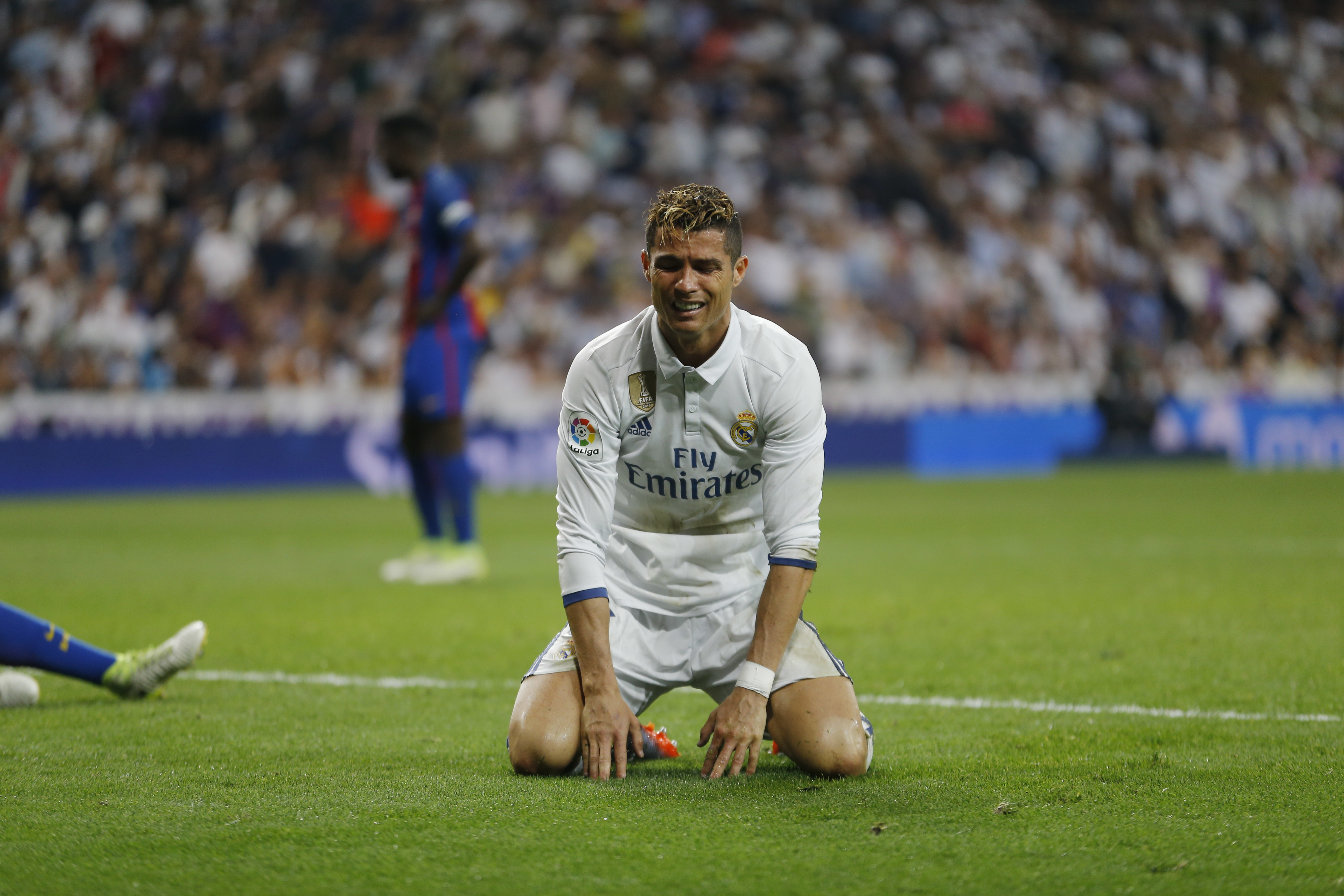 Cristiano Ronaldo se lamentó tras una ocasión desperdiciada durante el clásico español.