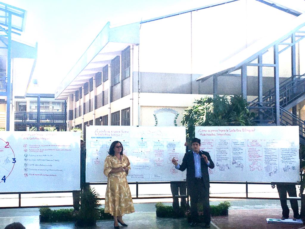 El Presidente, Carlos Alvarado, y la ministra de Educación, Guiselle Cruz, presentaron en el CTP de Mercedes Norte en Heredia el proyecto “Hacia la Costa Rica Bilingüe”. MEP para LN