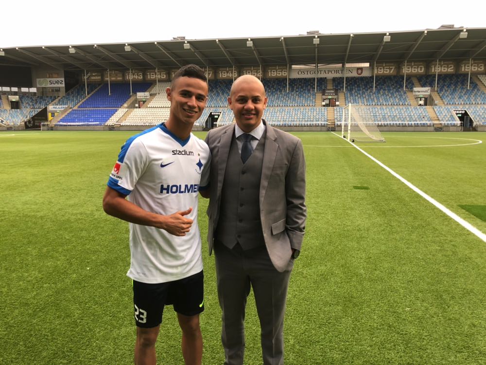 Ian Smith en su nueva casa en Suecia, el estadio Iddrotsparken de Norrköping. Fotografía: Cortesía.