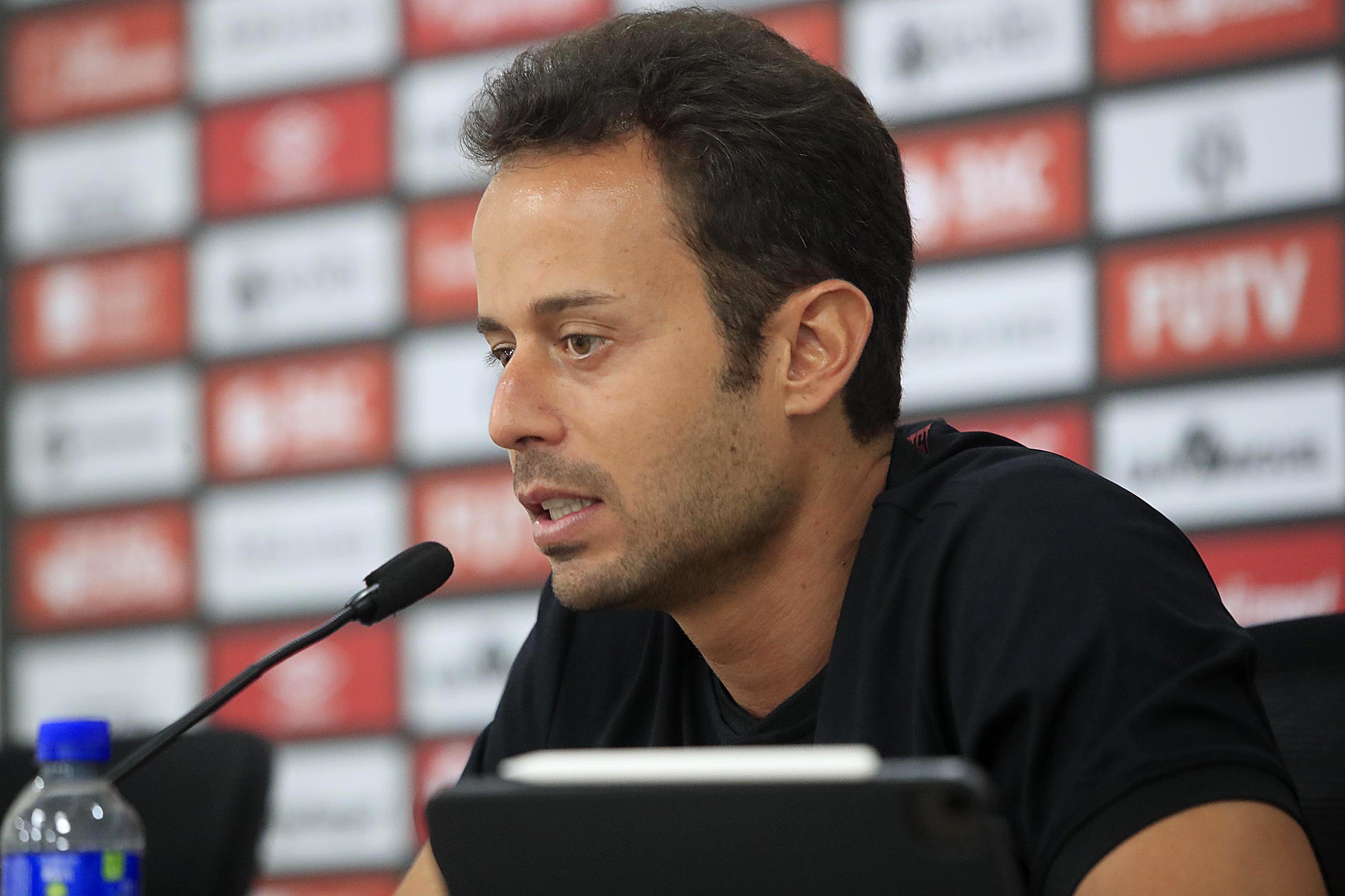 Javier Santamaría negó que se esconda, aunque su presencia en medios de comunicación ha sido muy poca desde que asumió el cargo de director deportivo en Liga Deportiva Alajuelense.