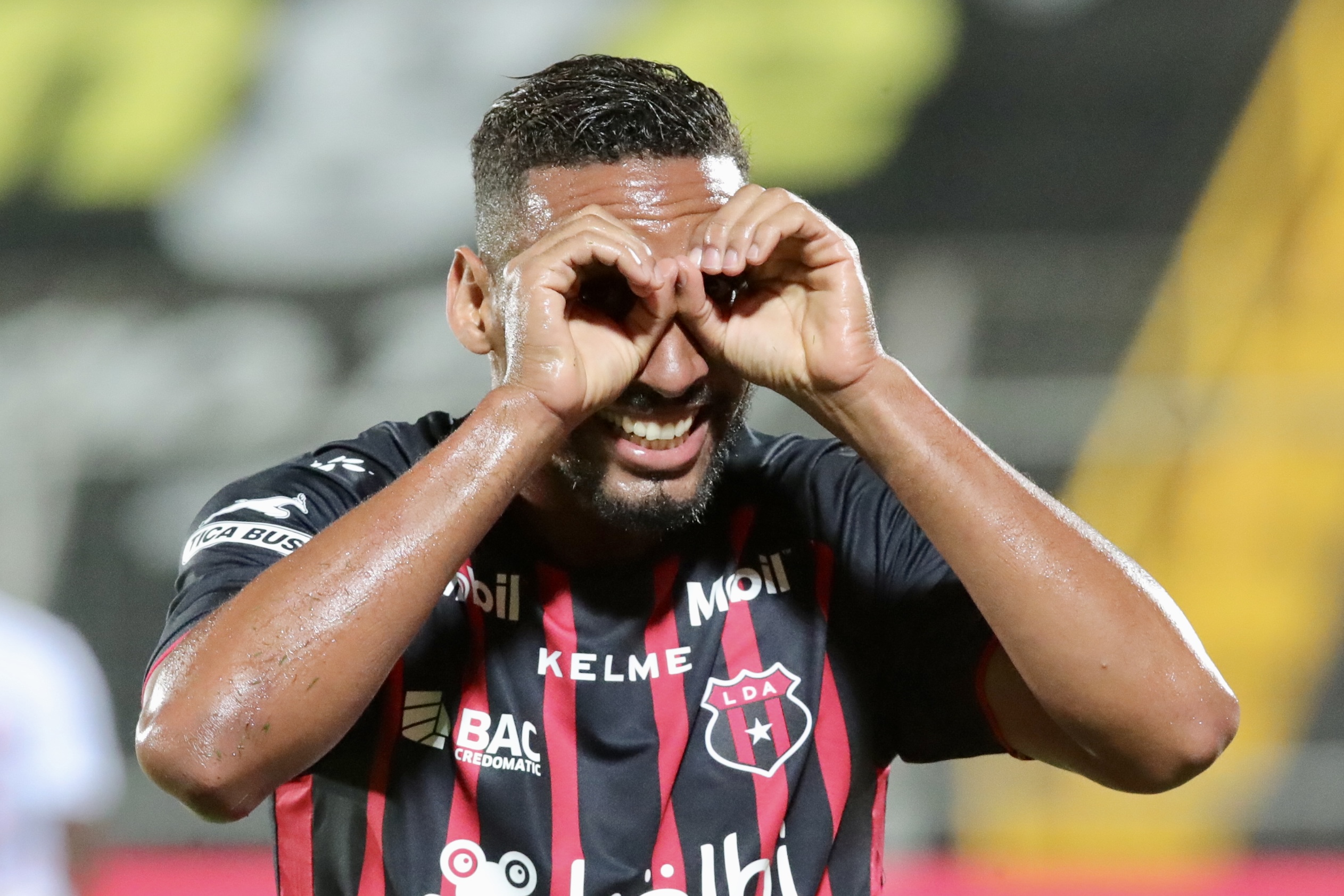 Que Marcel Hernández se ponga esa camisa otra vez era algo impensado para el propio jugador.