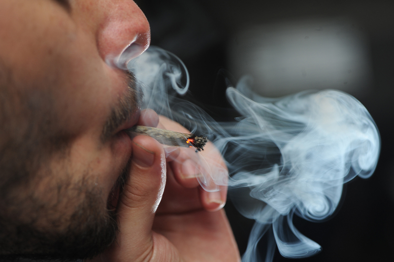 Entre más joven se inicia con el consumo de marihuana, mayor será la afectación para el cerebro de la persona. | JORGE CASTILLO