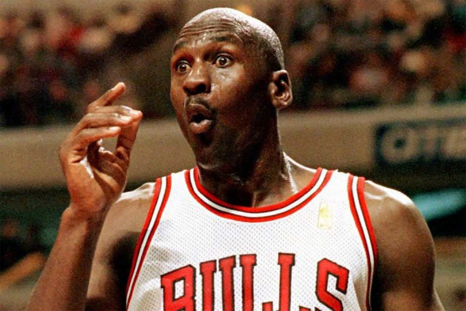 Una camiseta de Michael Jordan bate el récord de subastas vendida por más  de 10 millones de dólares