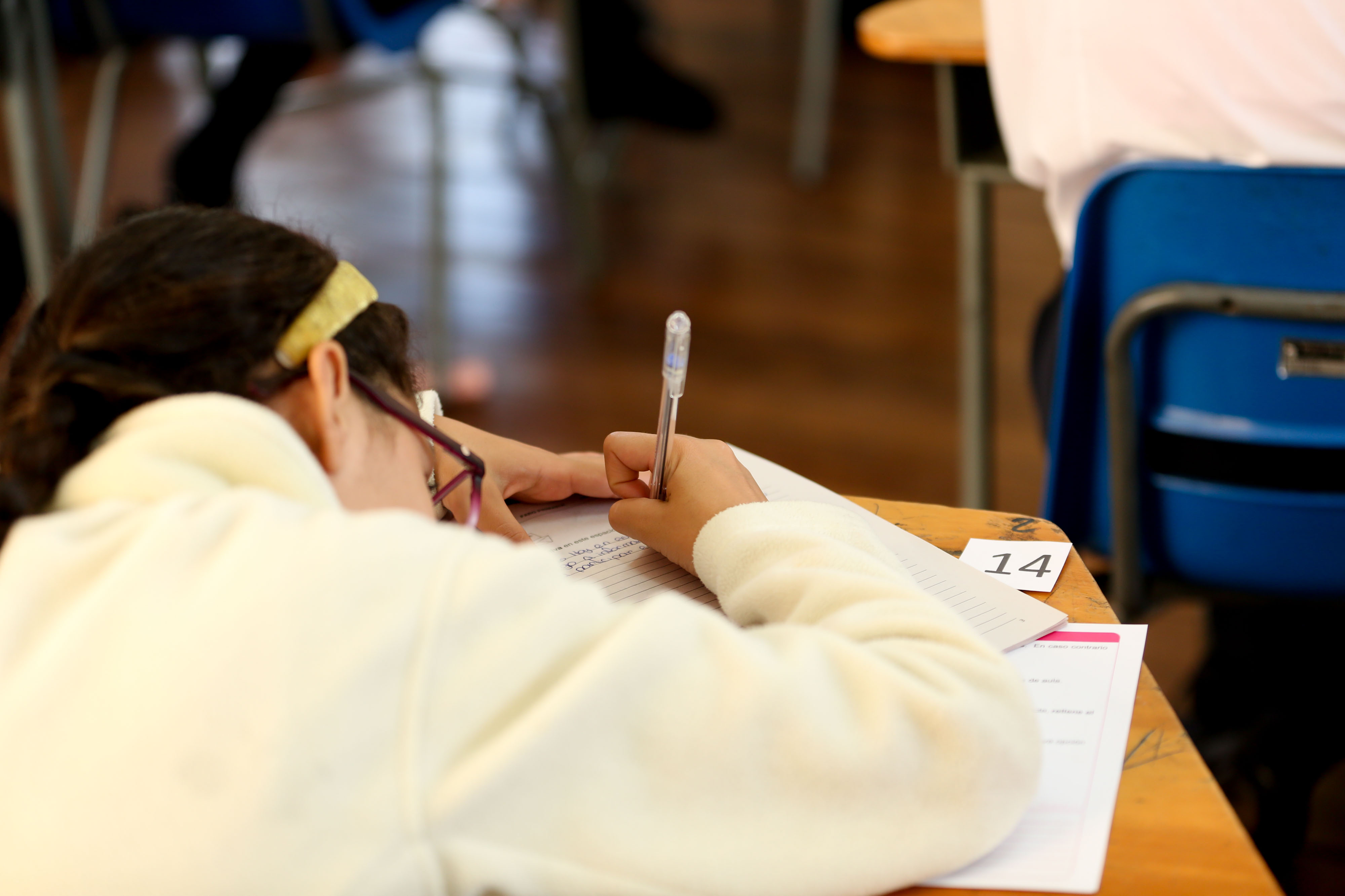 08/10/2019. Escuela Miguel Obregón en Tibás. Hora: 8:15 a.m. Inicio de las Pruebas FARO (Fortalecimiento de Aprendizajes para la Renovación de Oportunidades) en primaria, que miden el dominio de habilidades, lo cual supera el modelo empleado por Bachillerato en el que se buscaba determinar si un estudiante tenía o no un conocimiento específico. Fotografía Marcela Bertozzi/Agencia Ojo por ojo