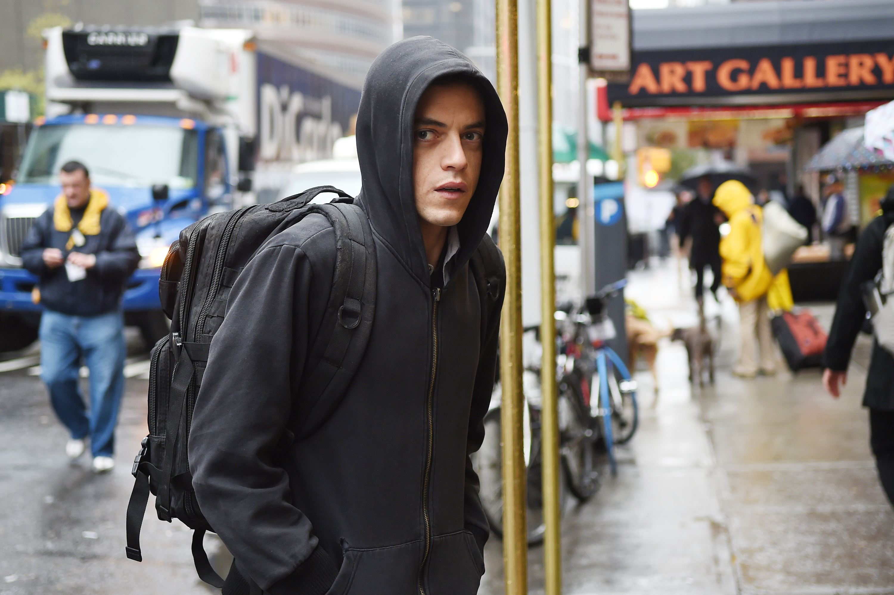MR. ROBOT -- "hellofriend.mov" Episode 101 -- Pictured: Rami Malek as Elliot -- (Photo by: Sarah Shatz/USA Network)
