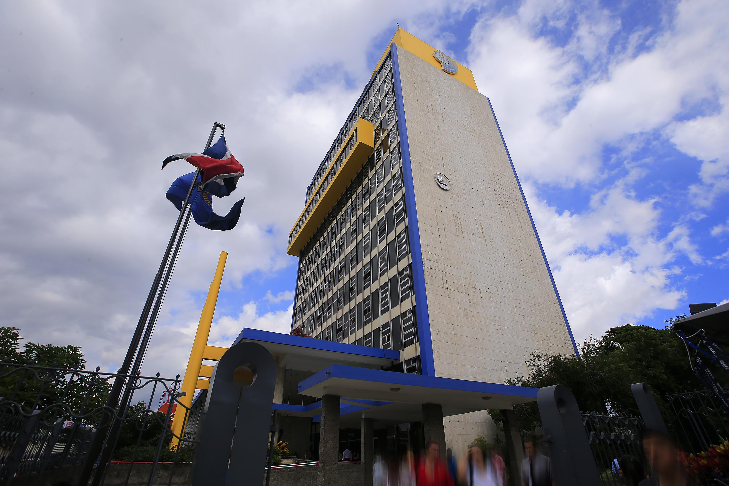 Las propuestas hechas por la Gerencia de Pensiones buscan reducir el gasto en pago de pensiones y elevar los ingresos del IVM. La Directiva de la Caja aún no ha tomado una decisión definitiva. Foto: Rafael Pacheco