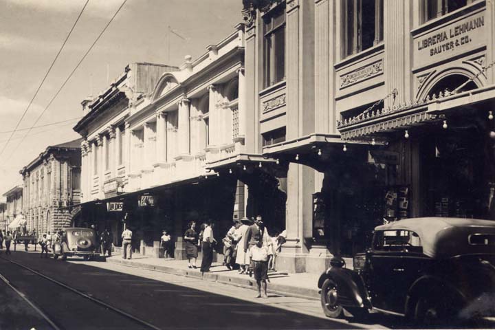 28/09/2019 Reproducción de la Libreria Lehmann Sauter y Compañia en la avenida central. Fotografía de la libreria Lehmann