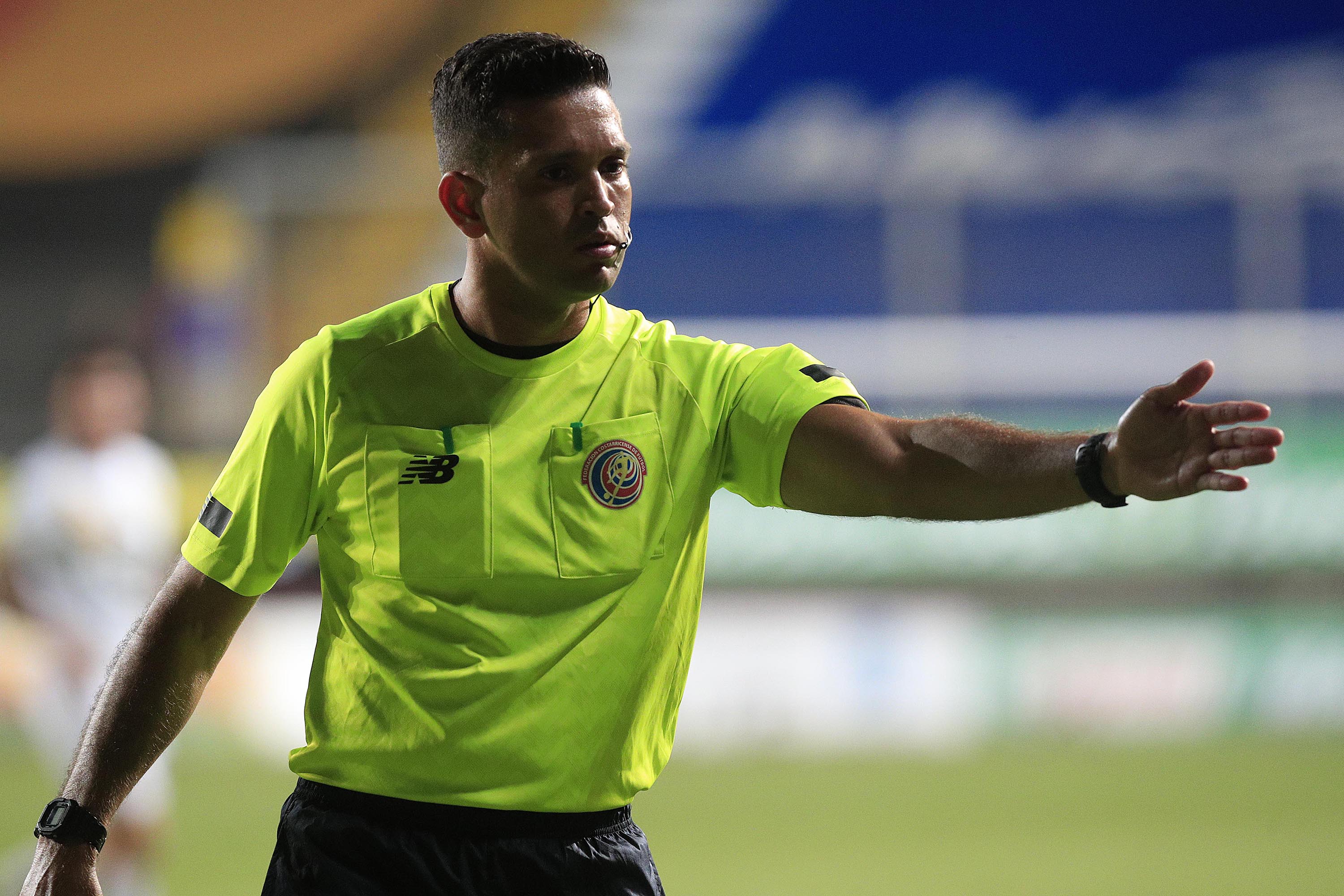 Berny Ulloa: “El árbitro jugó con fuego dando nueve minutos de reposición”  | La Teja