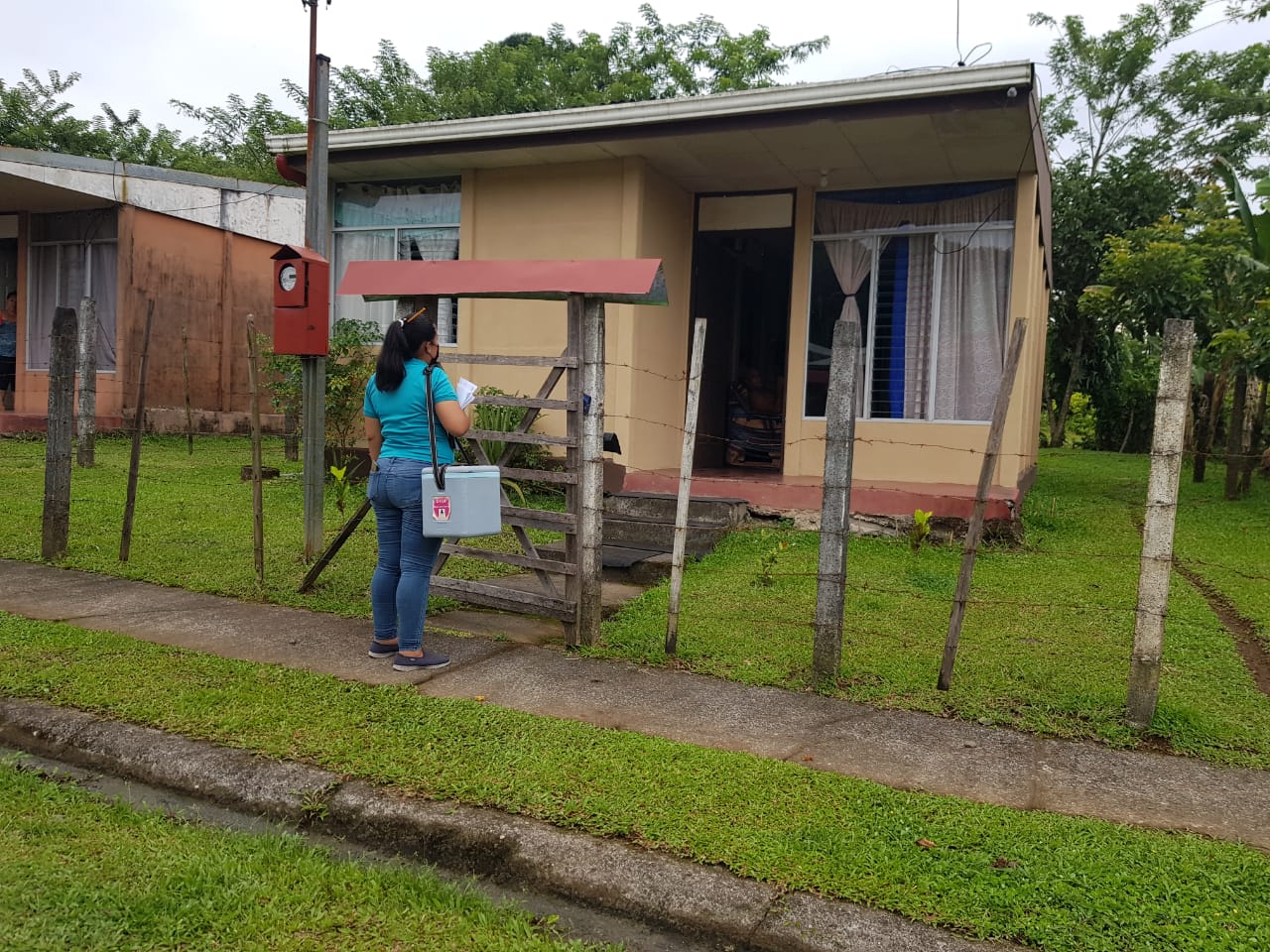 En la región Huetar Atlántica no esperaron a que las personas llegaran a centros de vacunación, también salieron a buscarlas a sus viviendas.