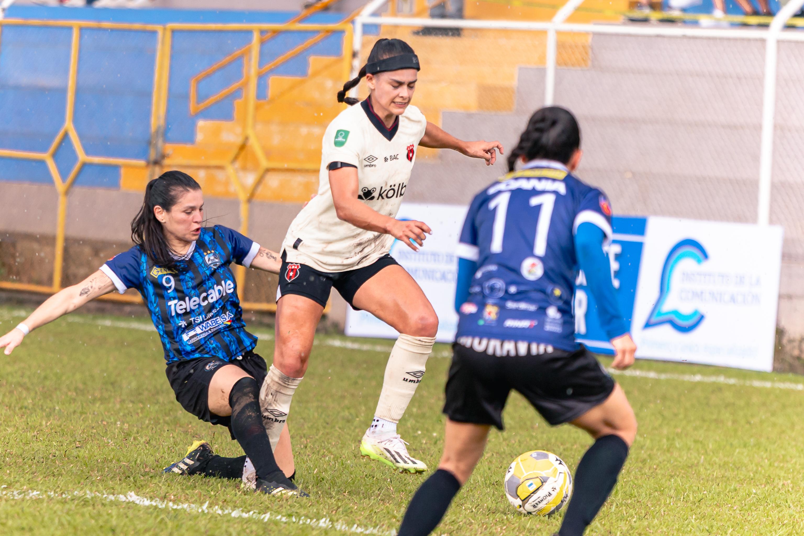 Las jugadoras de Liga Deportiva Alajuelense y Moravia se volverán a encontrar el próximo miércoles, cuando se disputen los 25 minutos que faltan de un partido en el que las octacampeonas nacionales van ganando 0-3.
