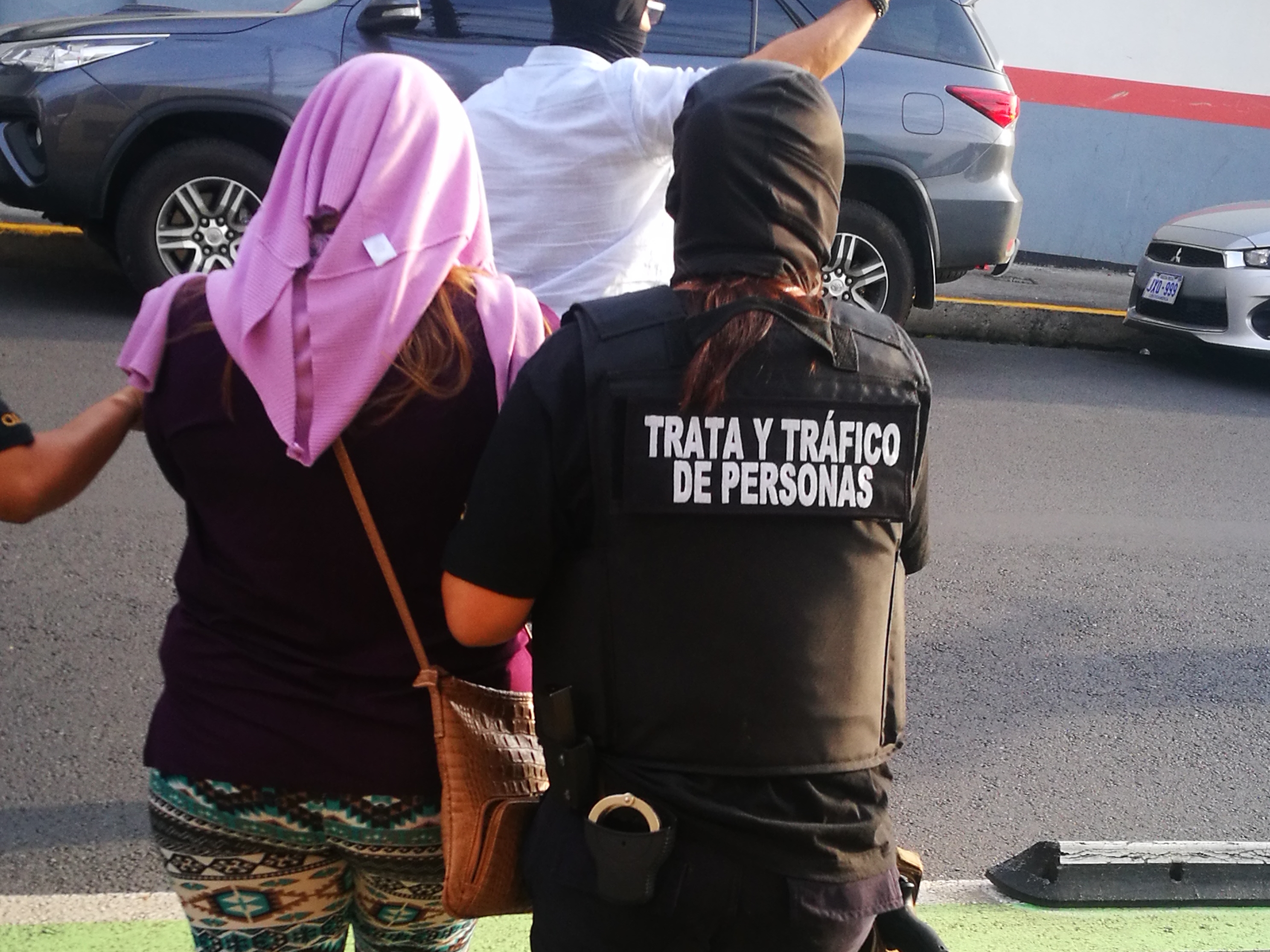 20/09/2018 El OIJ detuvo a una mujer de apellido Soto, de 66 años, como sospechosa de proxenetismo. Foto: Cortesía del OIJ.