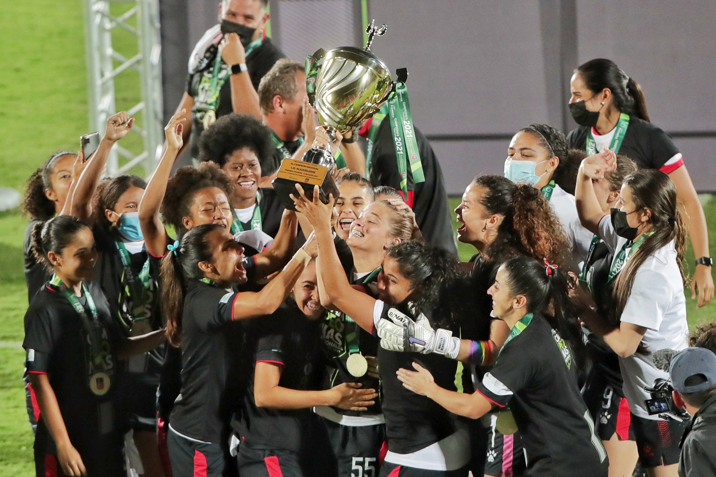 Club América y Alajuelense se coronan campeonas en México y Costa Rica