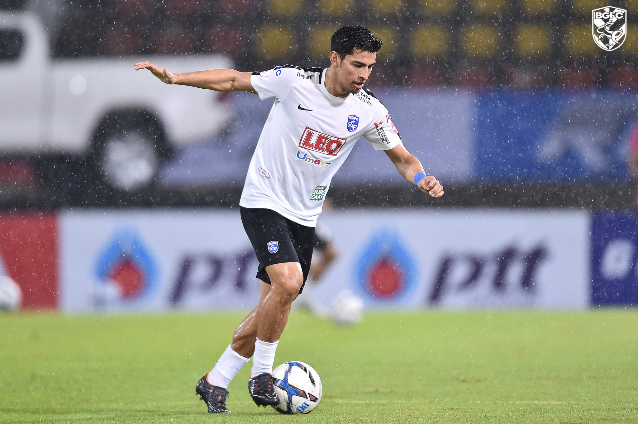 Ariel Rodríguez en un duelo del Bangkok Glass. Fotografía: Facebook del Bangkok Glass.