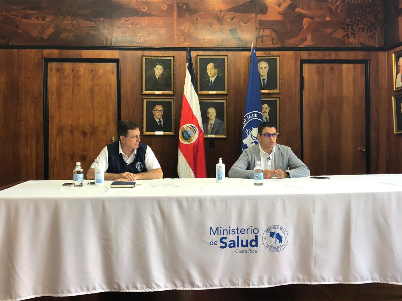 Ministro de Salud anuncia nuevas medidas que regirán este fin de semana para procurar que más gente se queda en la casa. Foto: Ministerio de Salud.