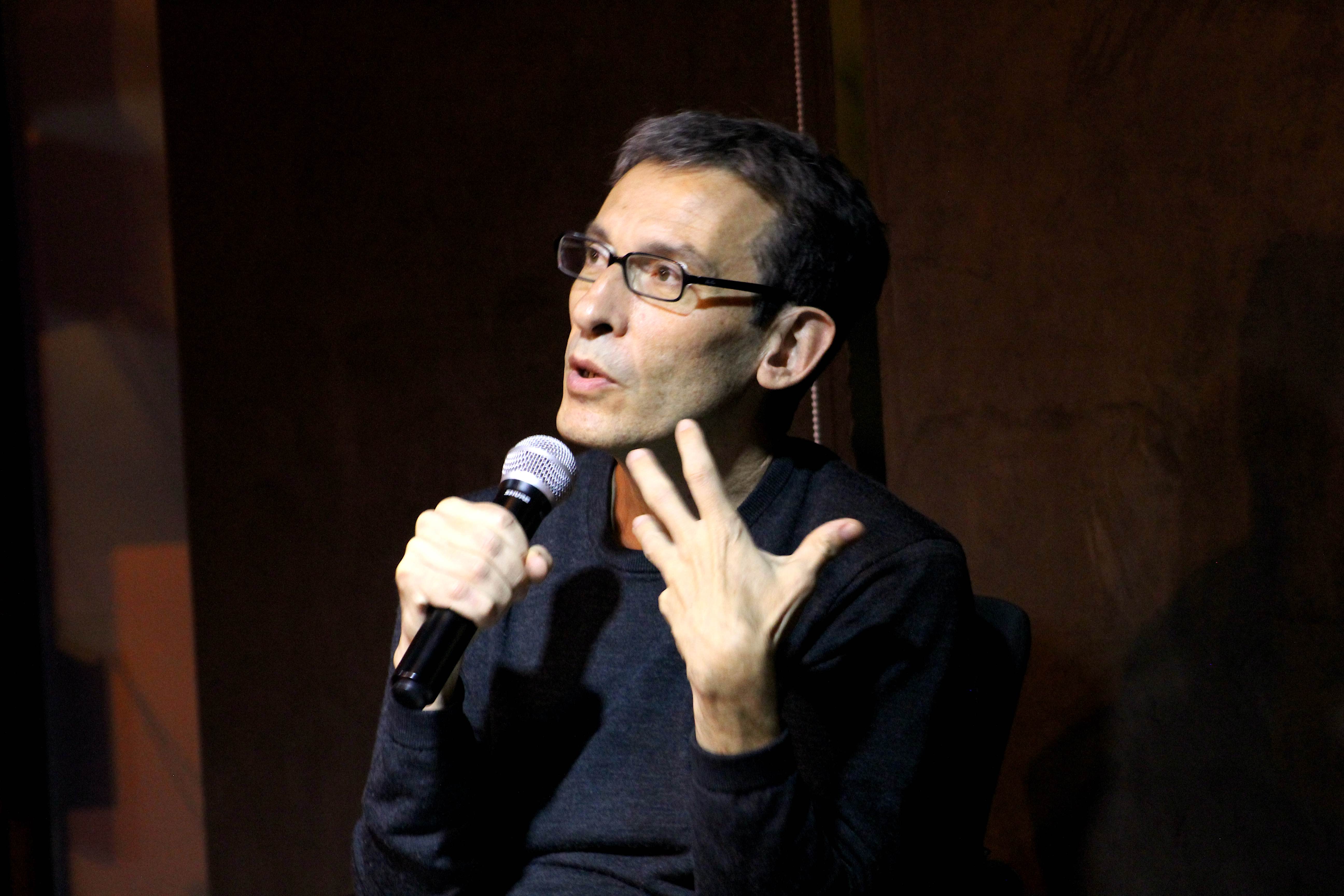 El filósofo y sociólogo César Rendueles impartió la conferencia 'El odio a la igualdad' en el Centro Cultural de España.