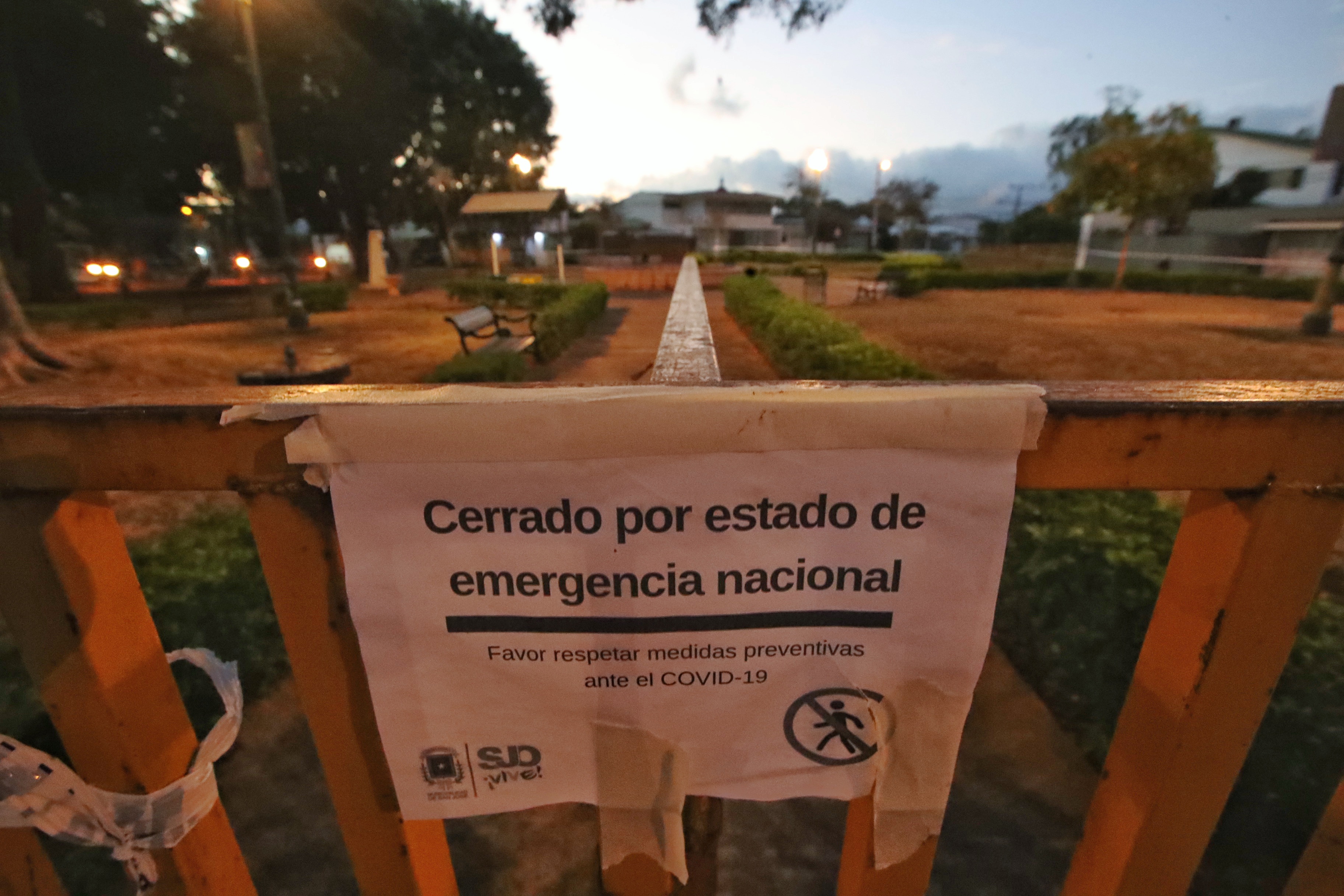 Pasada las 5 p.m. comienza a regir la restricción vehicular sanitaria y se realizan diferentes operativos de tránsito. Foto: John Durán