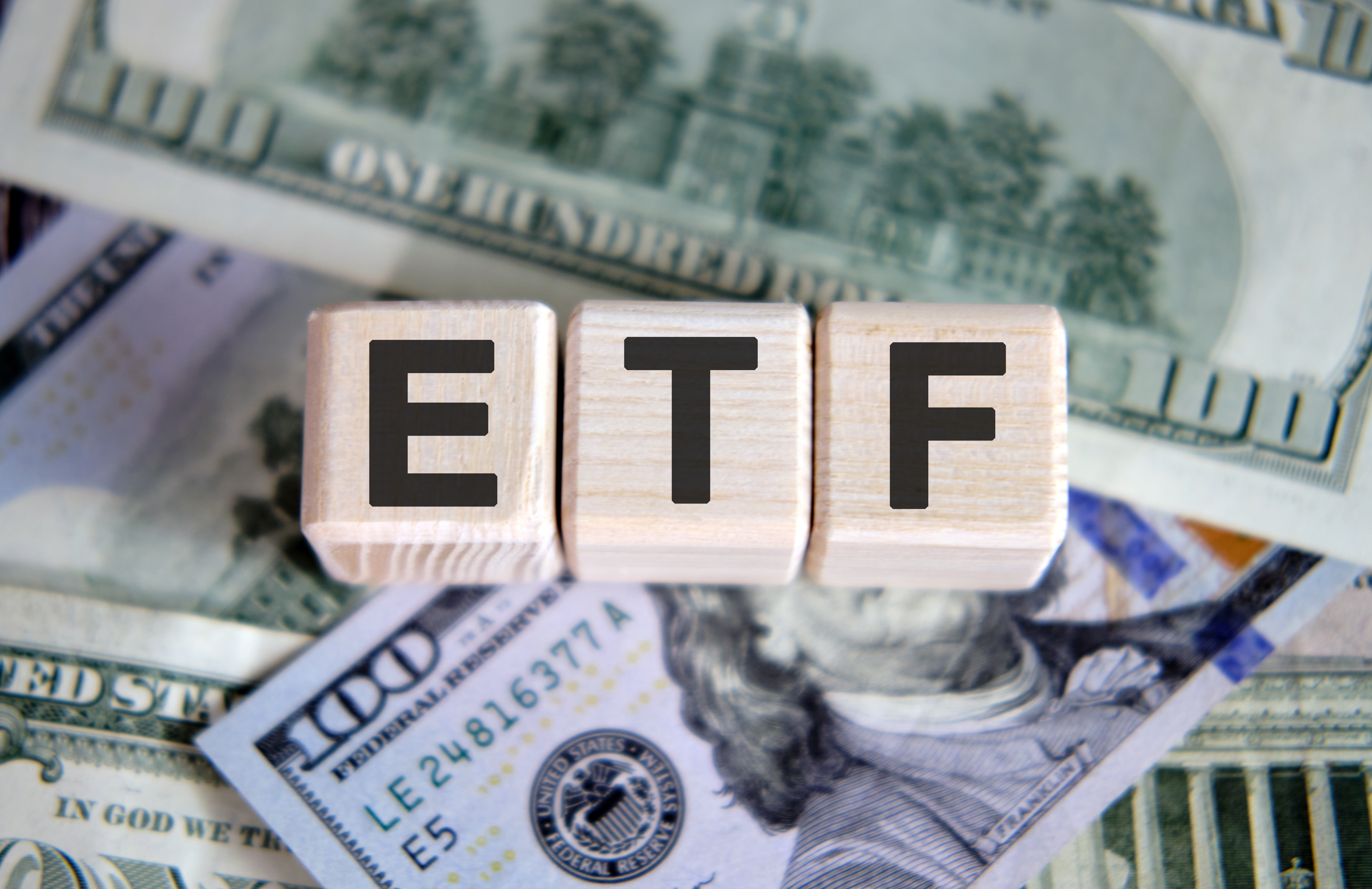 Instrumentos en el mercado de valores o capitales y ETF