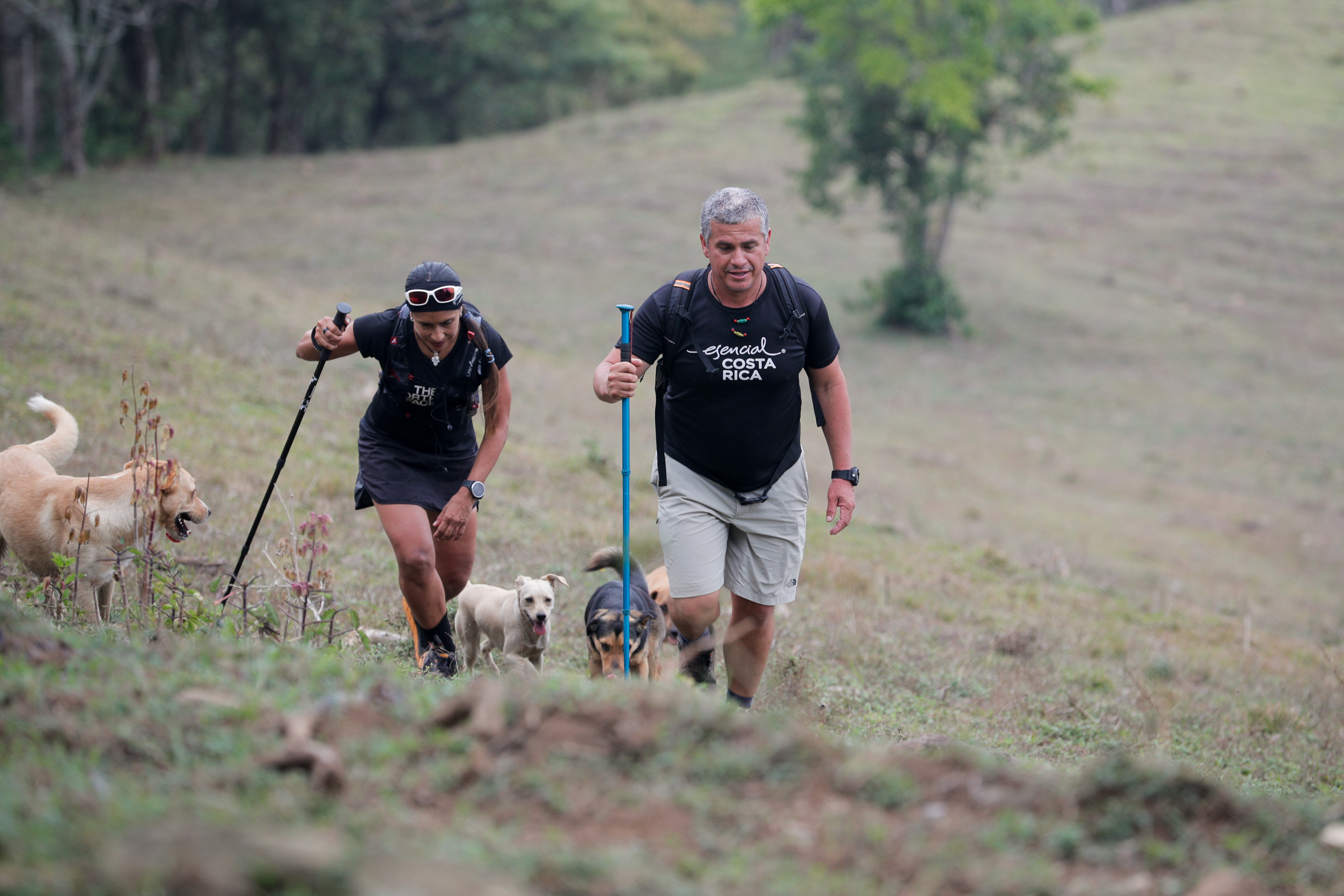 8/5/2019. Escazu. Día de entrenamiento de Warner Rojas y Ligia Madrigal por las montañas de Escazu, preparandose para su proximo ascenso juntos al Monte Everest en el 2021. Foto Jeffrey Zamora