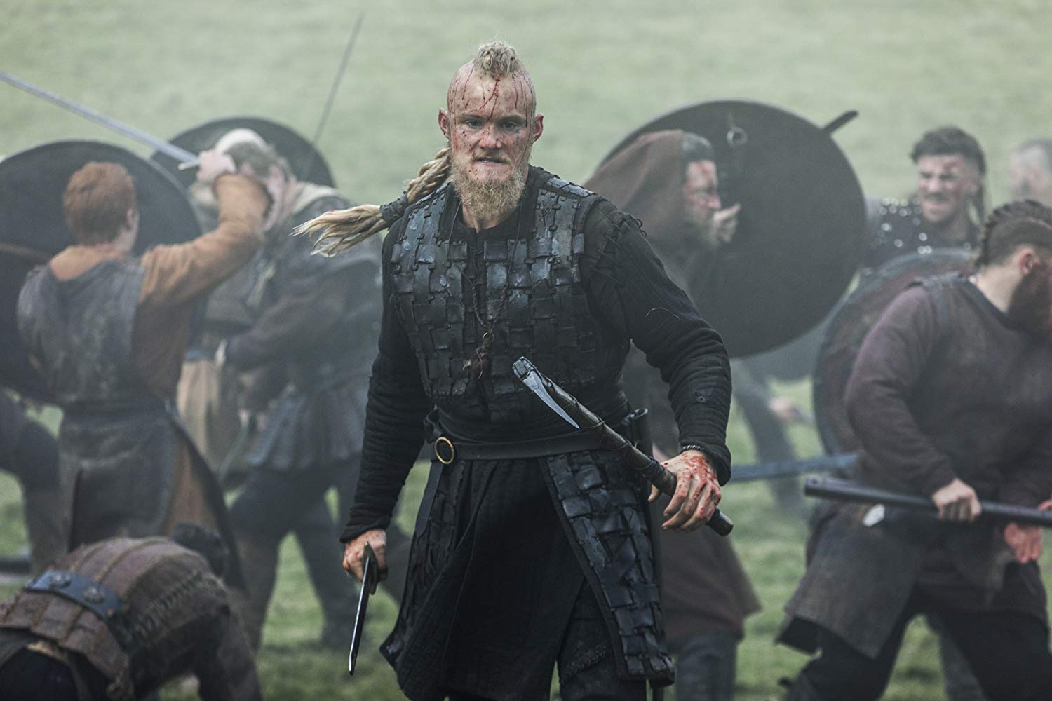 Actor que interpreta a Bjorn en Vikings acaba de anunciar su compromiso —  Rock&Pop