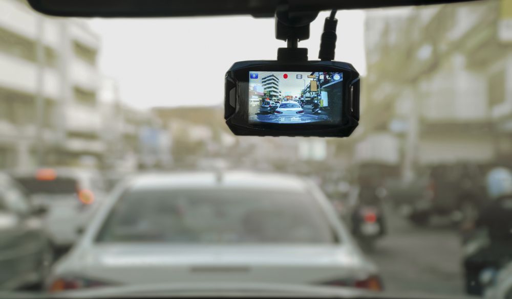 Quieres instalar una cámara en tu coche? Esto es lo que dice la ley sobre  ellas - Caribbean Digital