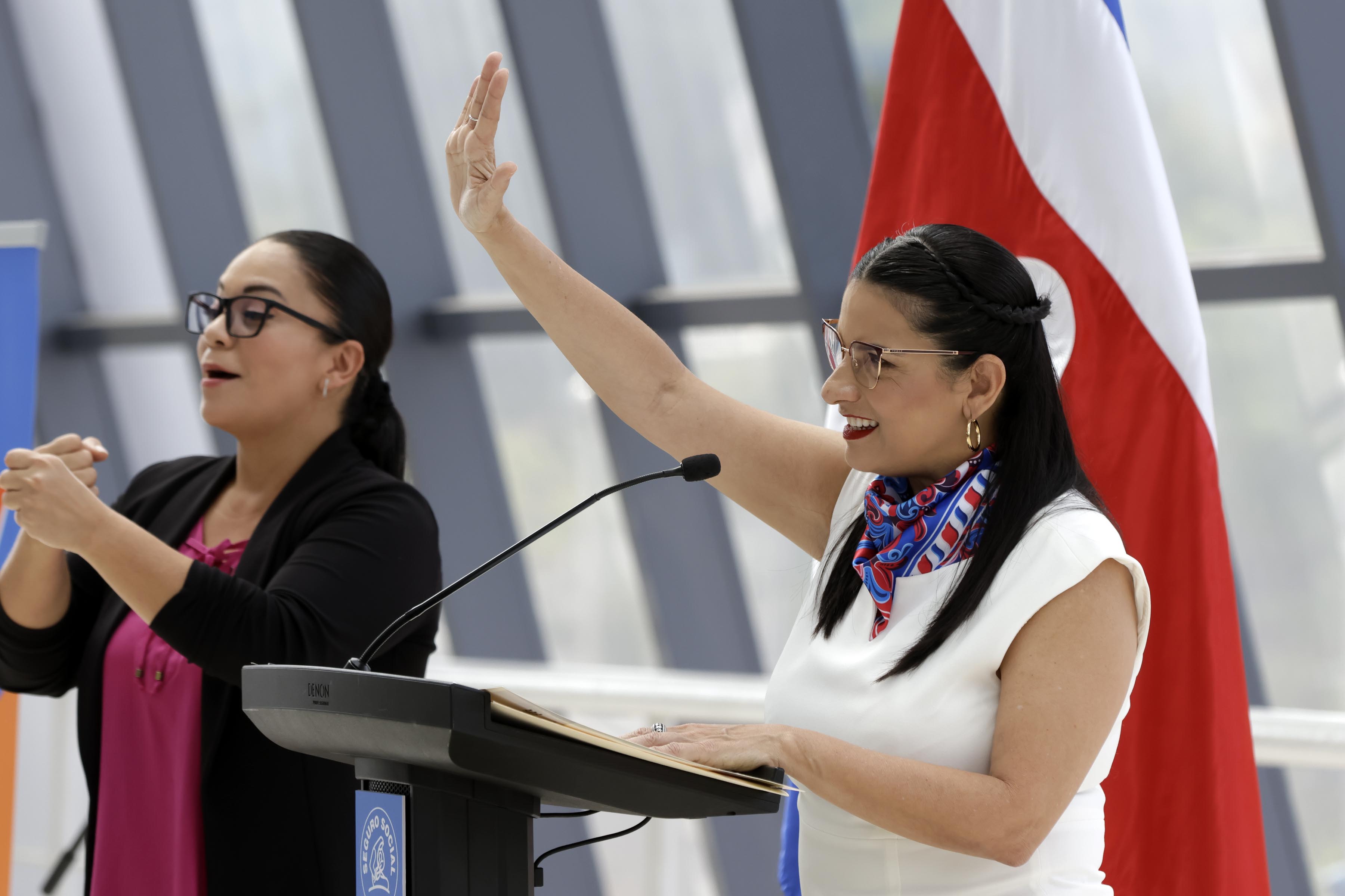 07/11/2023. Estadio Nacional, Parque Metropolitano La Sabana. Hora: 10:00 a.m. Autoridades de Salud presentaron este martes la "Ruta de la Salud", plan que tiene como objetivo primordial atender el problema de las listas de espera en la Caja Costarricense de Seguro Soicial (CCSS). En la foto, el presidente Rodrigo Chaves. Fotos: Mayela López