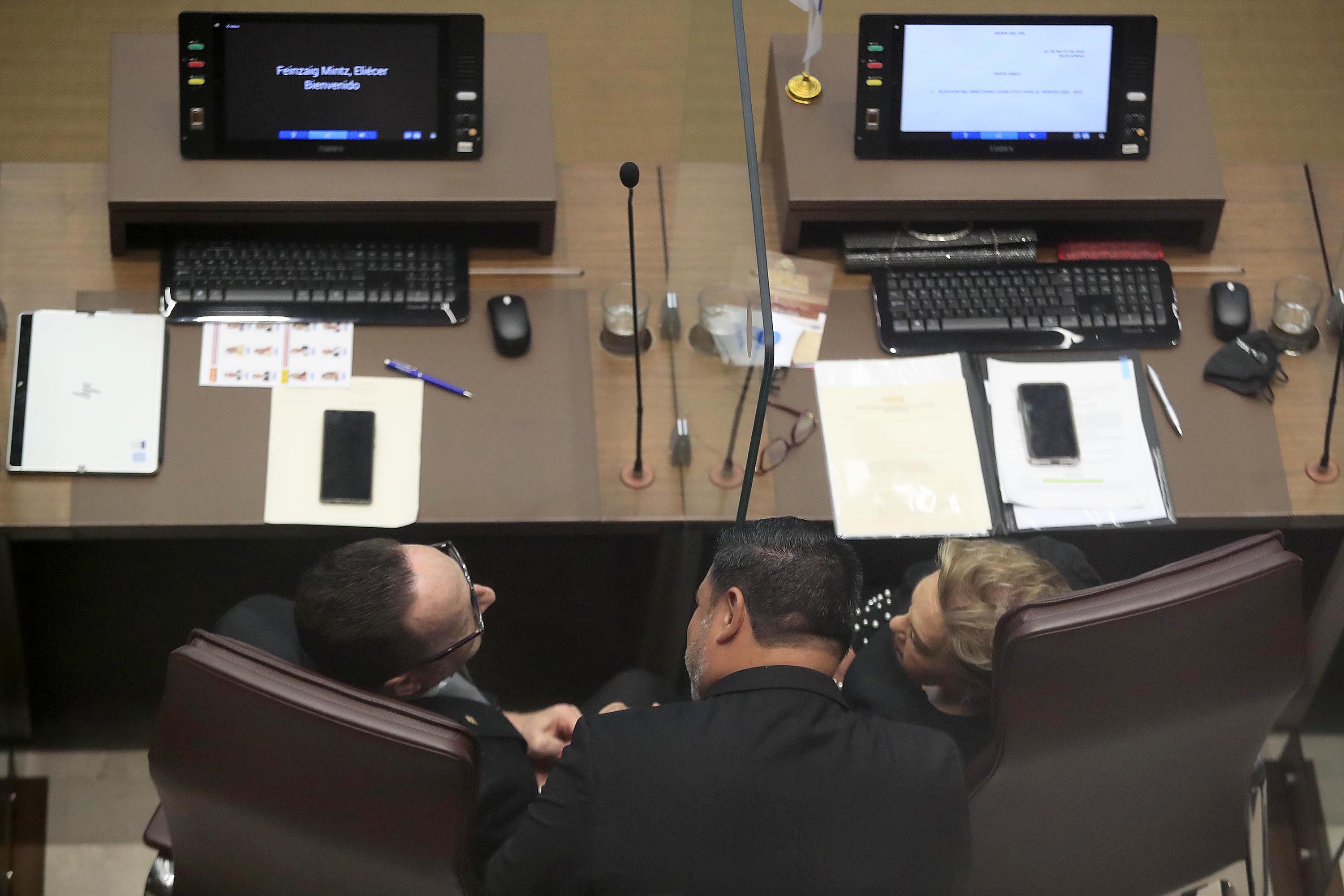 01/05/2022 Asamblea Legislativa. Este domingo asumieron su cargo lo nuevos diputados y de paso se conformó el primer Directorio Legislativo del periodo 2022-2024. Eliecer Feinzaig y Gloria Navas, electa vicepresidenta del Directorio.