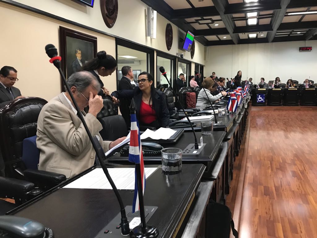 Aunque el PAC apoyaba que se integrara la junta administradora del Fondo de Pensiones Judiciales con tres miembros independientes, no logró mantener este cambio en la reforma legal aprobada este lunes, debido a una alianza entre el PLN y el Frente Amplio.