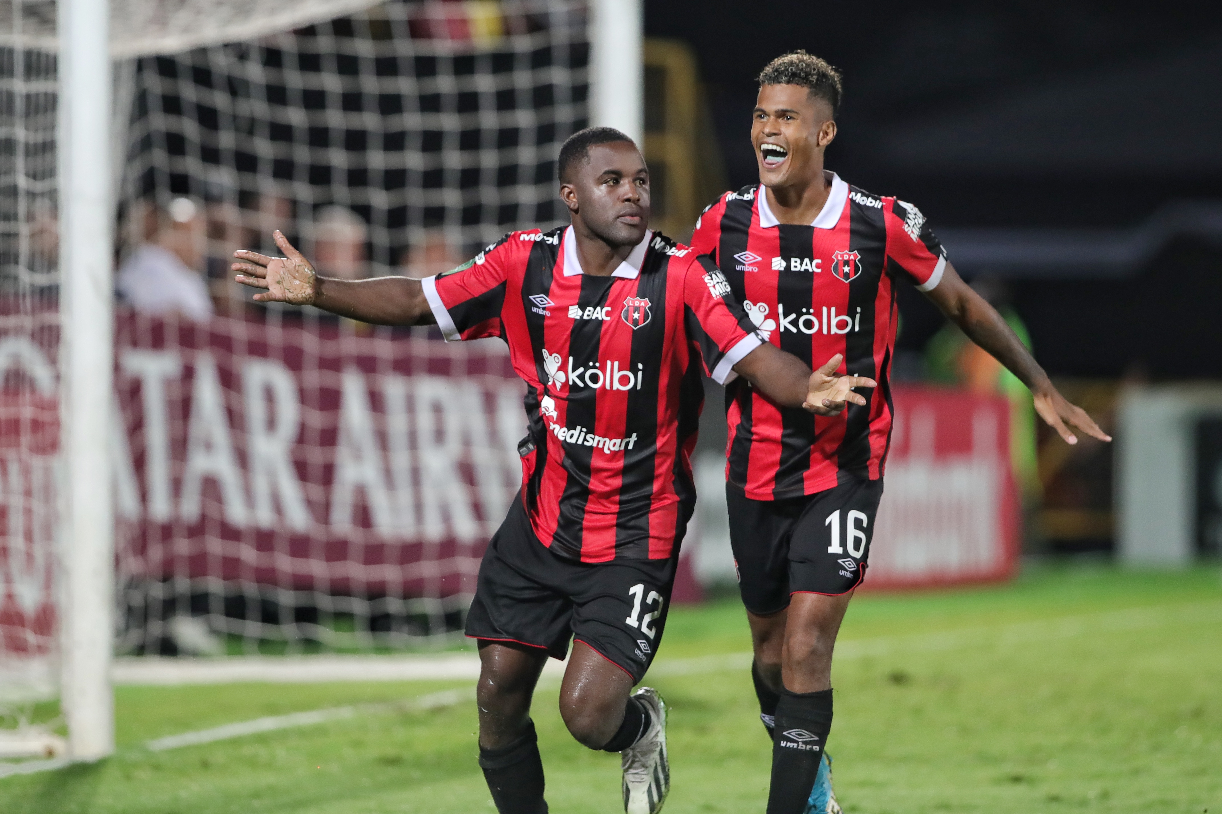 01/11/2023/ Juego entre Liga Deportiva Alajuelense vs Club Sport Herediano por el partido de vuelta de la la copa centroamericana de CONCACAF en el estadio Alejandro Morera Soto / Foto John Durán