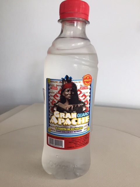 El Ministerio de Salud encontró metanol en dos nuevas marcas de licores por lo que se pidió a los costarricenses no ingerir ni comercializar bebidas alcohólicas de las marcas Guaro Gran Apache, Aguardiente Estrella Roja, Guaro Montano, Aguardiente Barón Rojo, Aguardiente Timbuka y Aguardiente Molotov. Foto M. de Salud